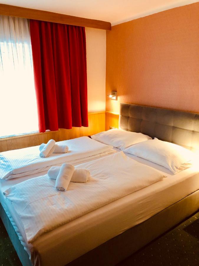 Pension Miracle Zell am See Exterior photo